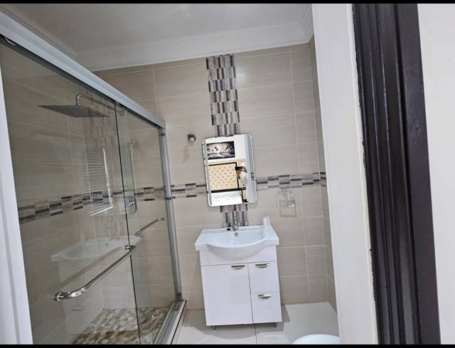 6 BEDROOM GATED ESTATE FOR SALE IN PANORAMA PARK